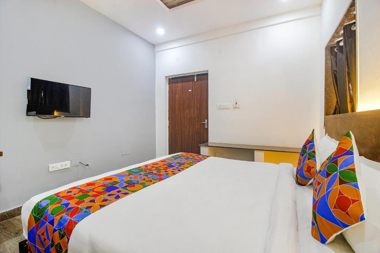 Fabhotel W Grand Suites - Nr Lanco Hills, Manikonda Hyderabad Exterior photo
