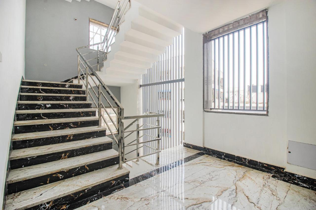 Fabhotel W Grand Suites - Nr Lanco Hills, Manikonda Hyderabad Exterior photo