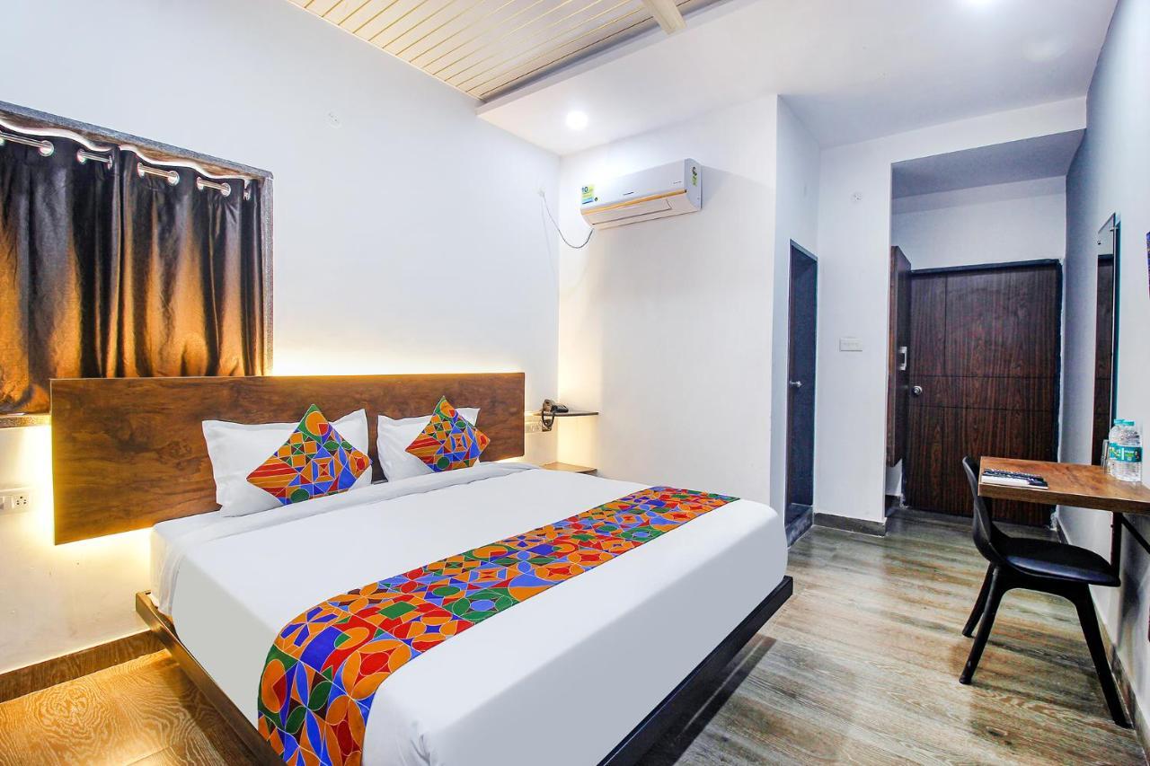 Fabhotel W Grand Suites - Nr Lanco Hills, Manikonda Hyderabad Exterior photo