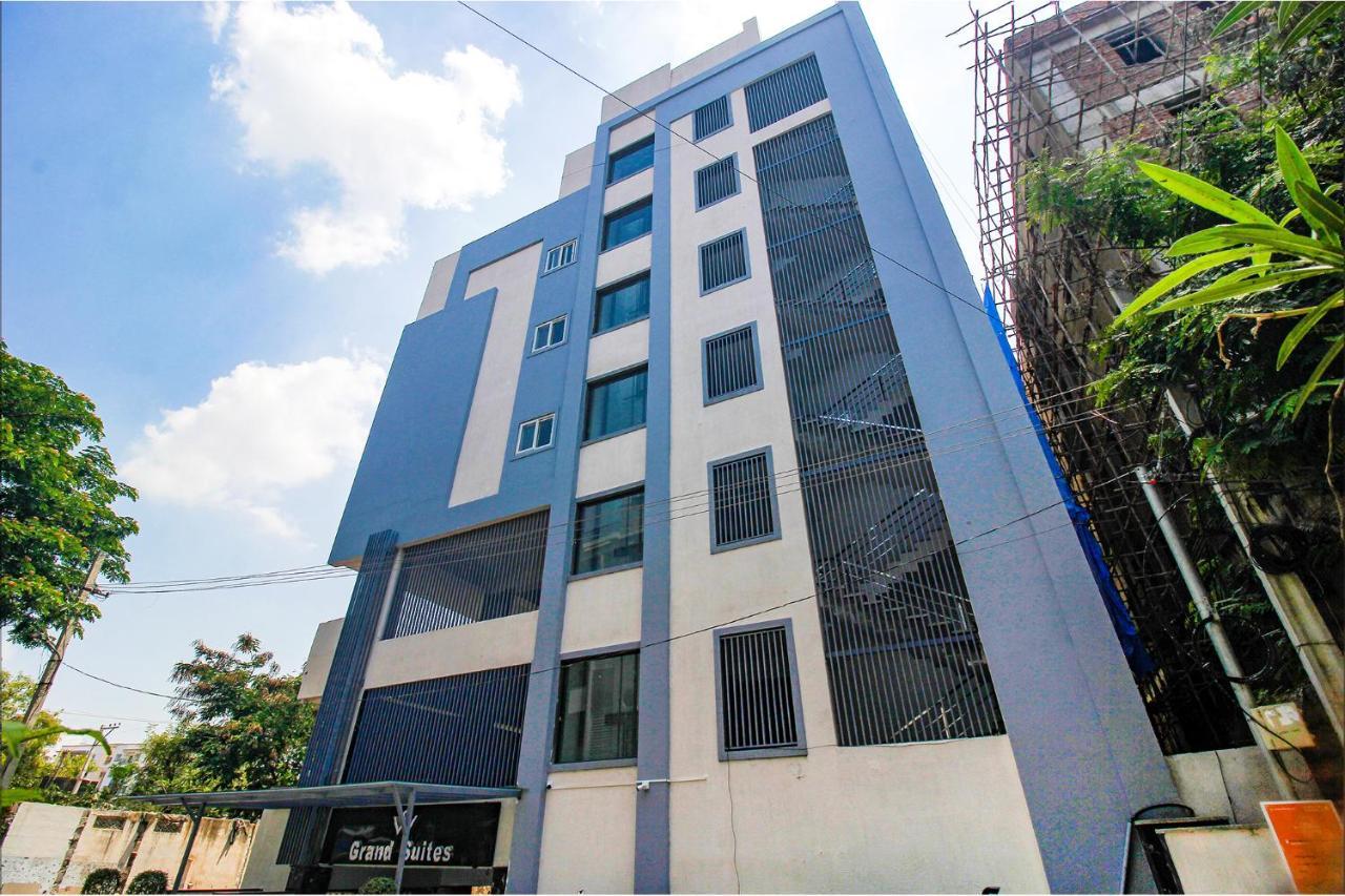Fabhotel W Grand Suites - Nr Lanco Hills, Manikonda Hyderabad Exterior photo